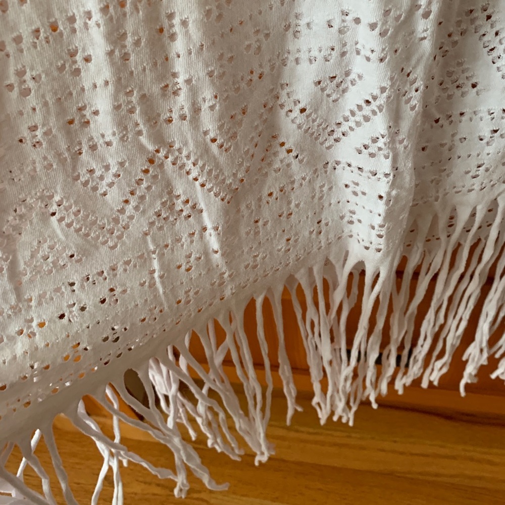 H&M white boho cut out top - Picture 2 of 4